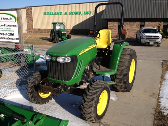 2010 John Deere 4320