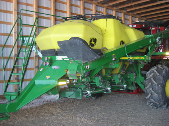 2008 John Deere 1910