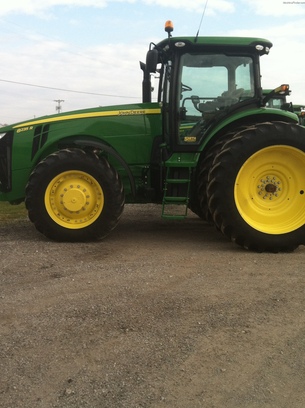 2012 John Deere 8235R