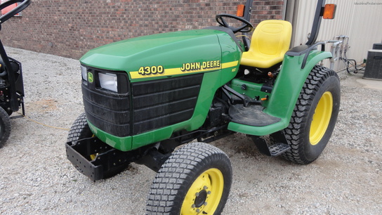 1999 John Deere 4300