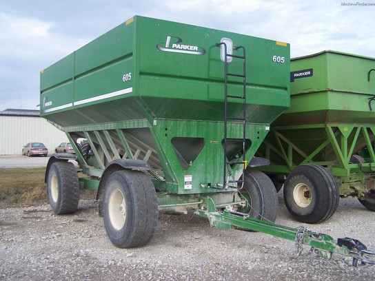2005 Parker 605