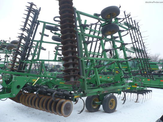 2005 John Deere 726