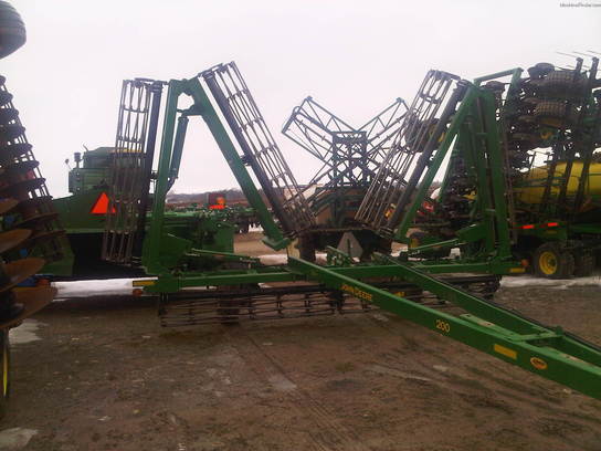 2009 John Deere 200