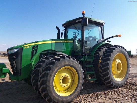 2011 John Deere 8310R