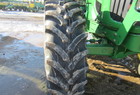 2011 John Deere 7330