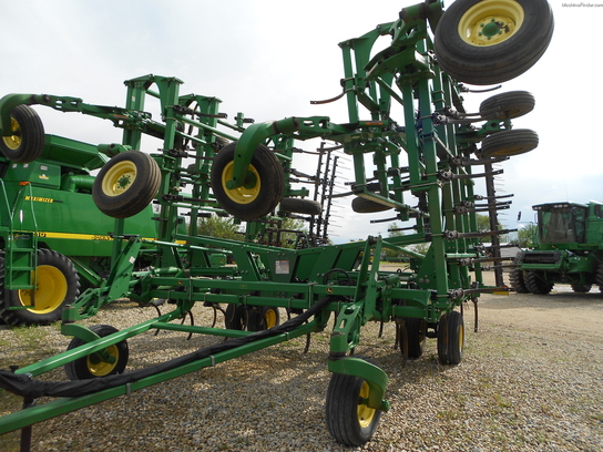 2002 John Deere 2200