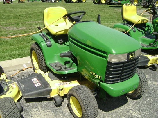 1999 John Deere GT235