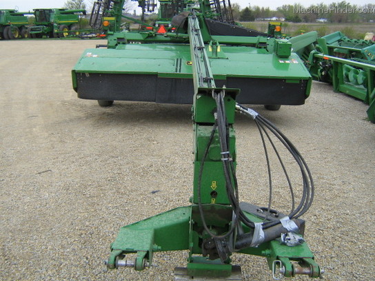 2005 John Deere 946