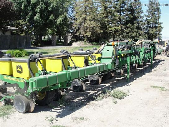2005 John Deere 1720