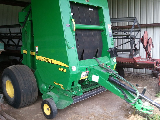 2008 John Deere 468