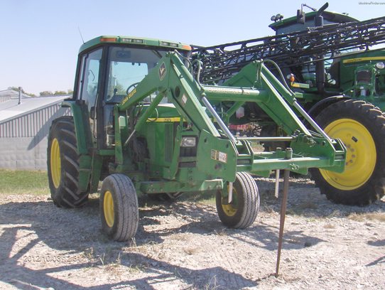 2000 John Deere 6210