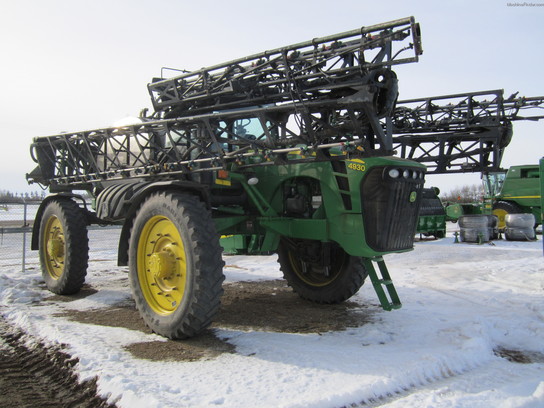 2007 John Deere 4930