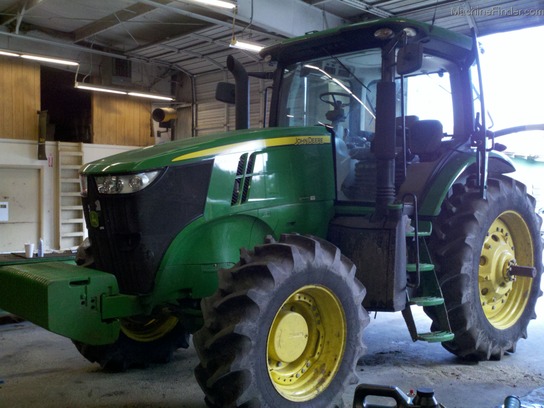 2012 John Deere 7215R