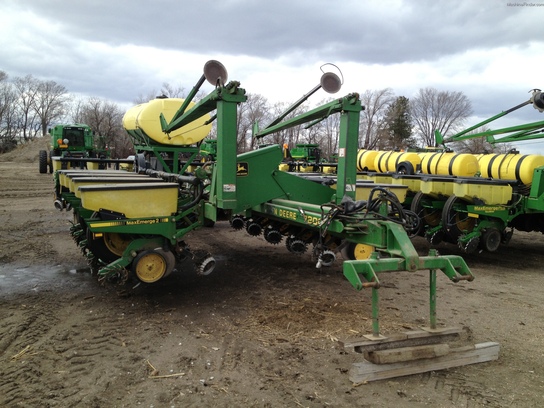 1991 John Deere 7200