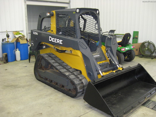 2010 John Deere 329D