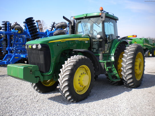 2003 John Deere 8220