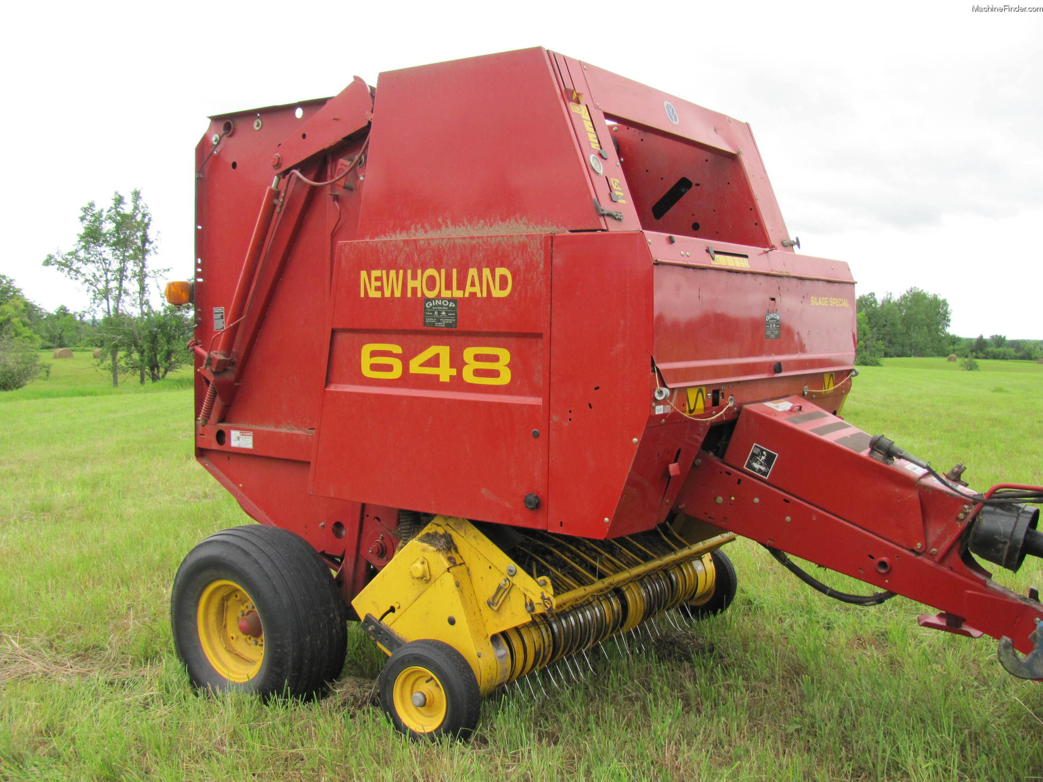 2002 New Holland 648 Hay Equipment Round Balers John Deere