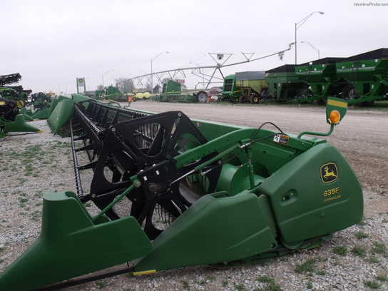 2005 John Deere 635F
