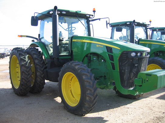  John Deere 8270R