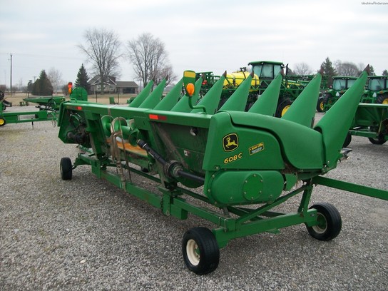 2011 John Deere 608C