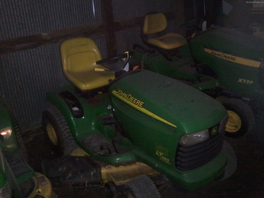 2000 John Deere LT160