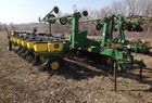 1993 John Deere 7200