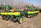1993 John Deere 7200