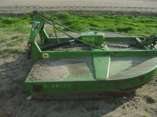  John Deere 709