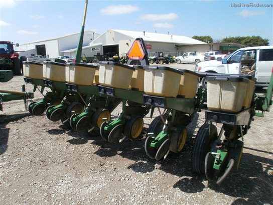  John Deere 7000