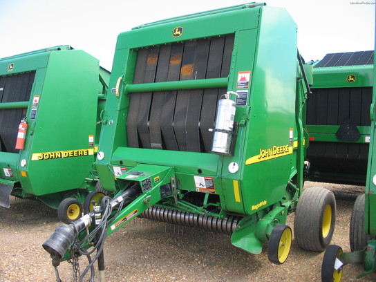 2004 John Deere 567