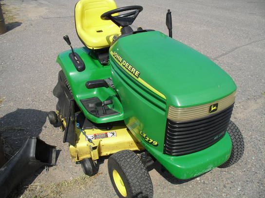 2000 John Deere LX279