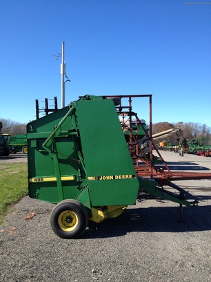 1989 John Deere 435