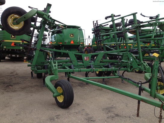 2002 John Deere 2400