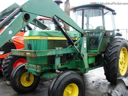 1977 John Deere 4430