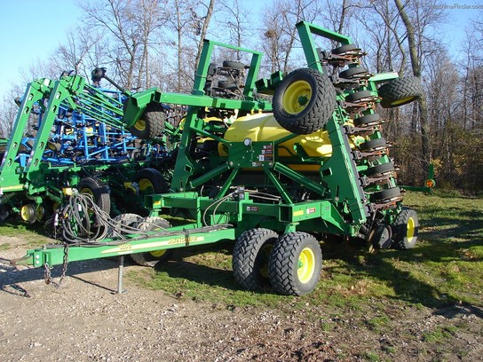 2004 John Deere 1690