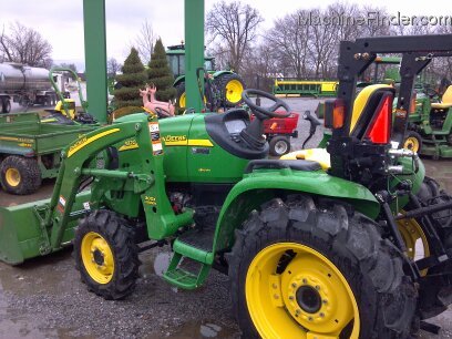 2012 John Deere 3320