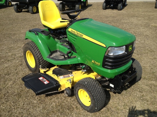  John Deere X740