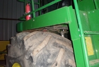 2005 John Deere 7300