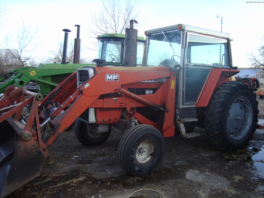 1981 Massey 2675