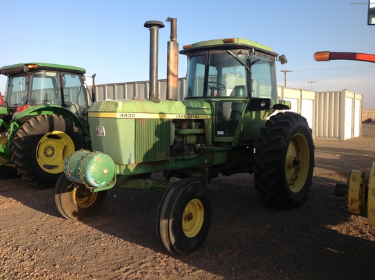 1975 John Deere 4430
