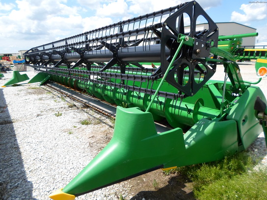 2010 John Deere 635F