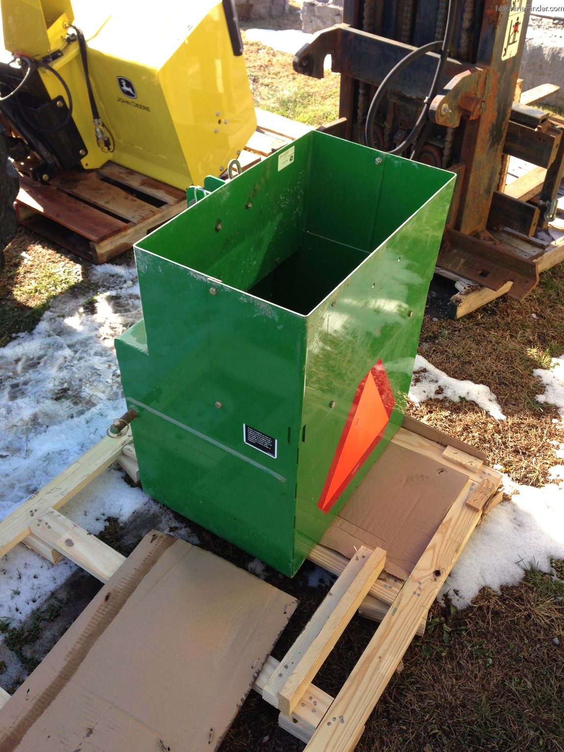 2010 John Deere BALLAST BOX Miscellaneous John Deere MachineFinder