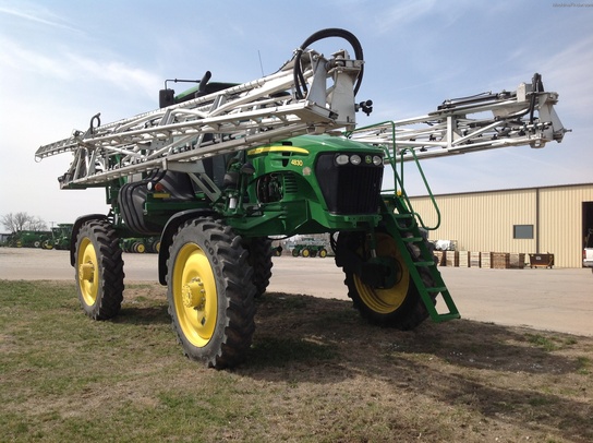2010 John Deere 4830