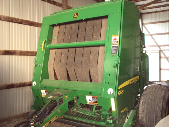 2009 John Deere 568