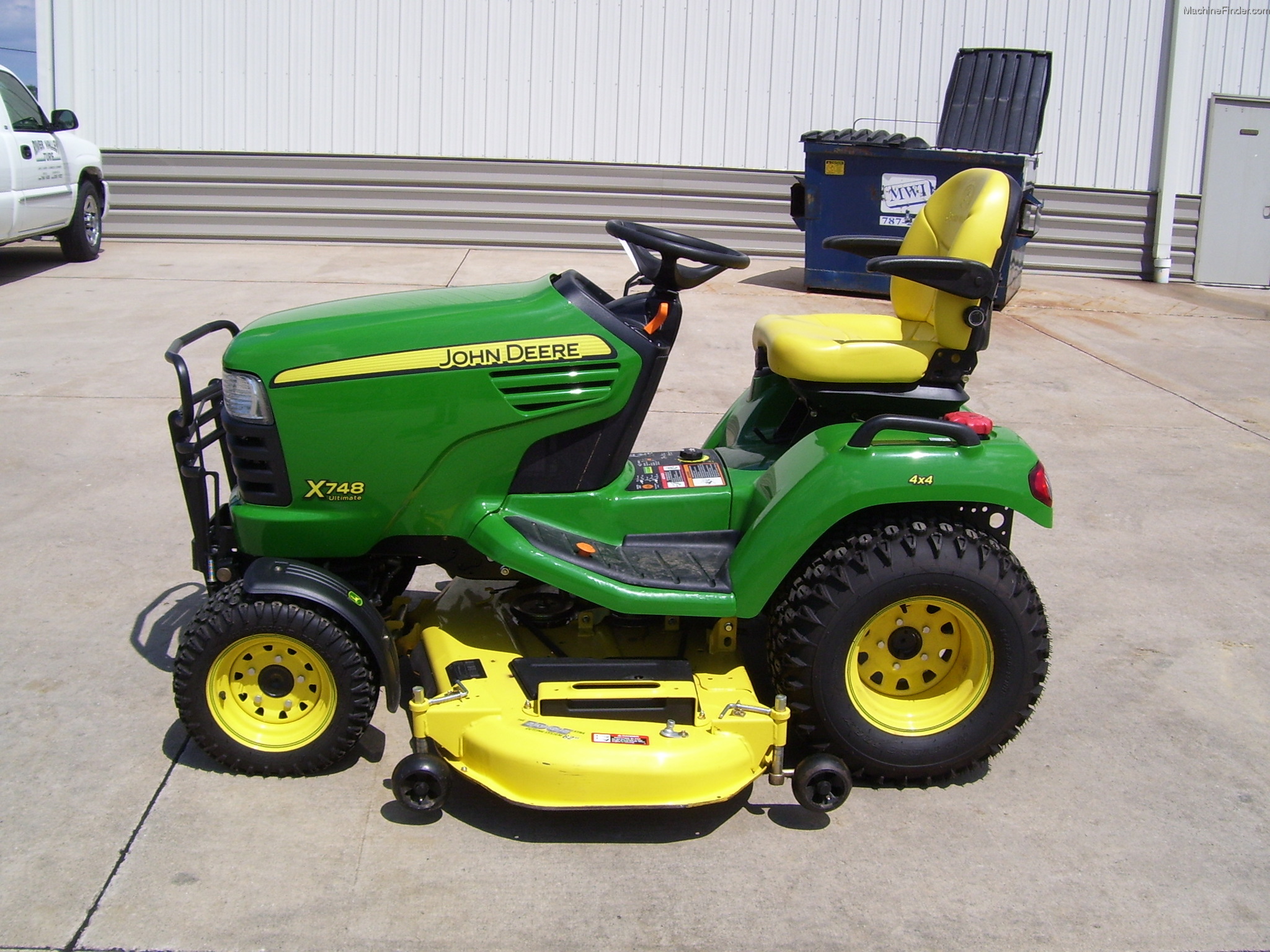 2011 John Deere X748 Lawn & Garden and Commercial Mowing John Deere