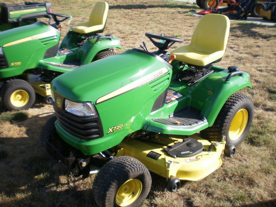 2011 John Deere X720