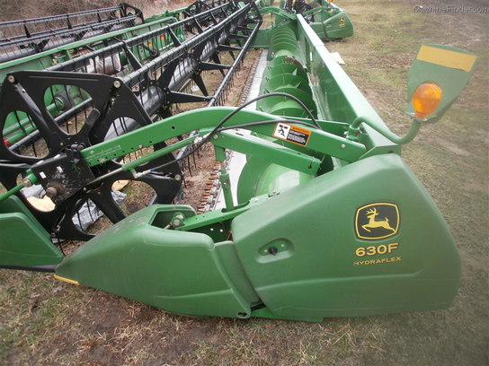  John Deere 630F