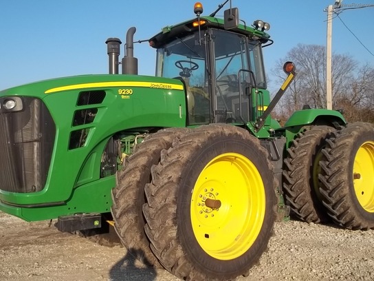 2011 John Deere 9230