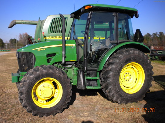2011 John Deere 5085M