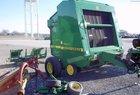 2000 John Deere 566
